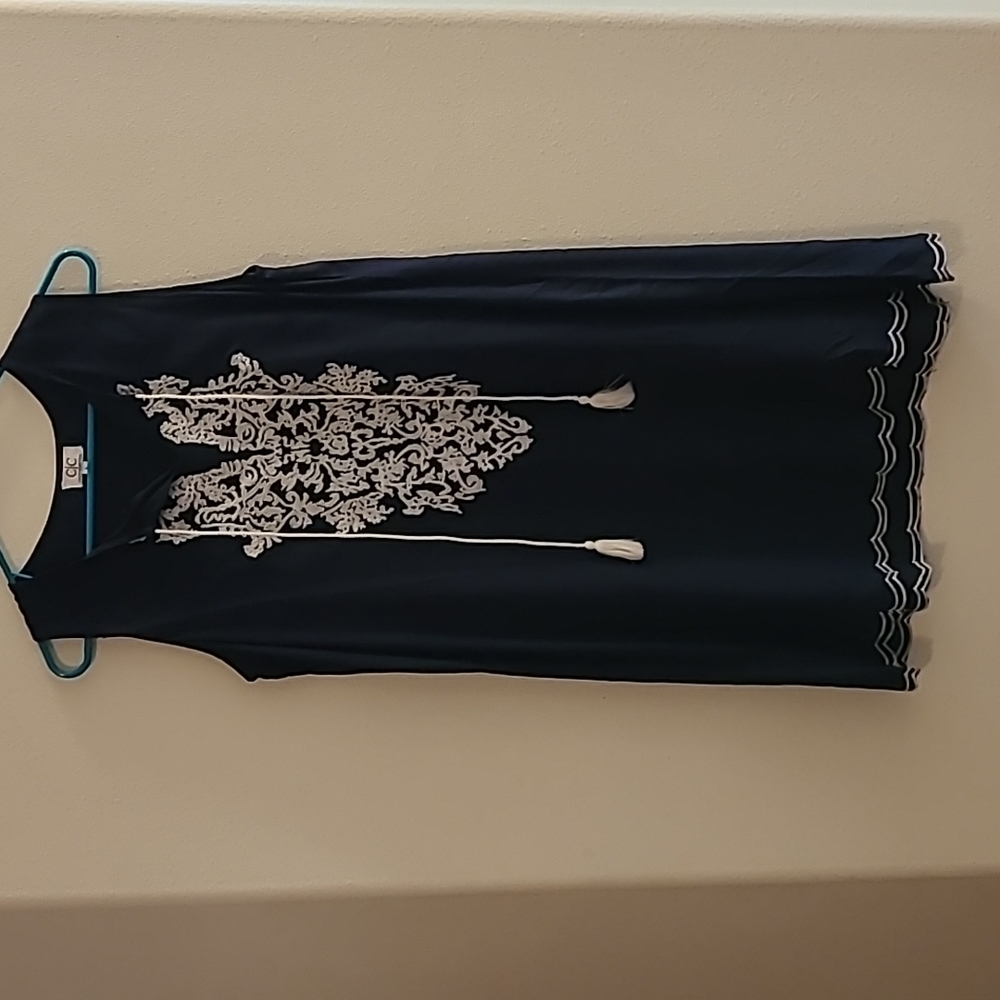 Dress - Picture 2 of 7